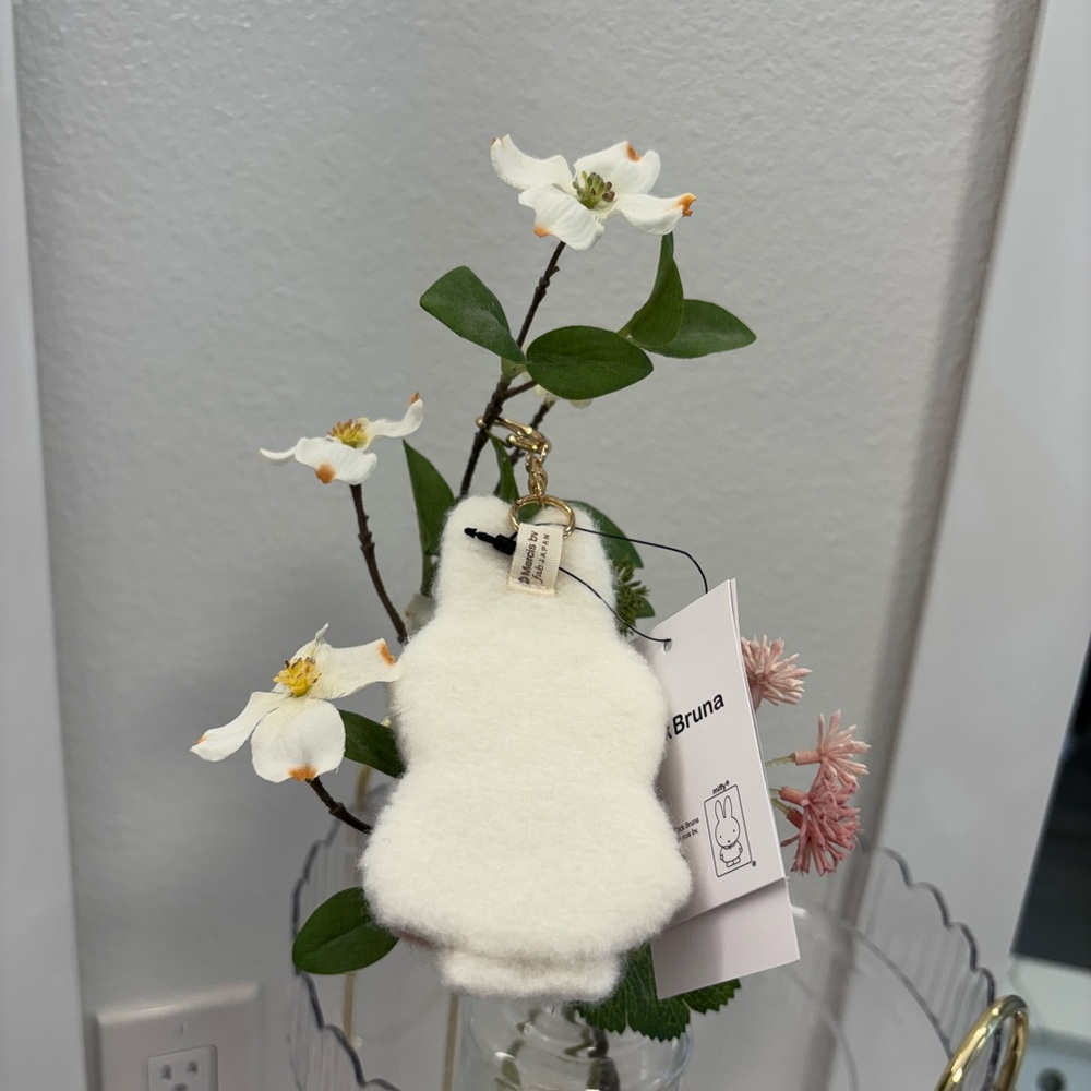 Miffy🐰🌸White and Pink Plush Keychain - Picture 2 of 3